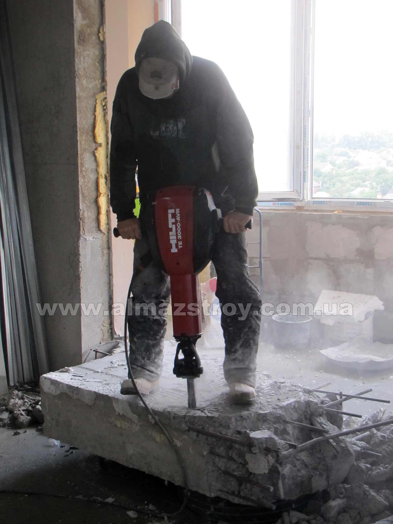 демонтаж бетона отбойным молотком Харьков